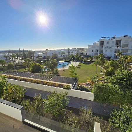 Nice 2 Bedroom Bali Apartment With Sea Views Torrevieja Exterior photo