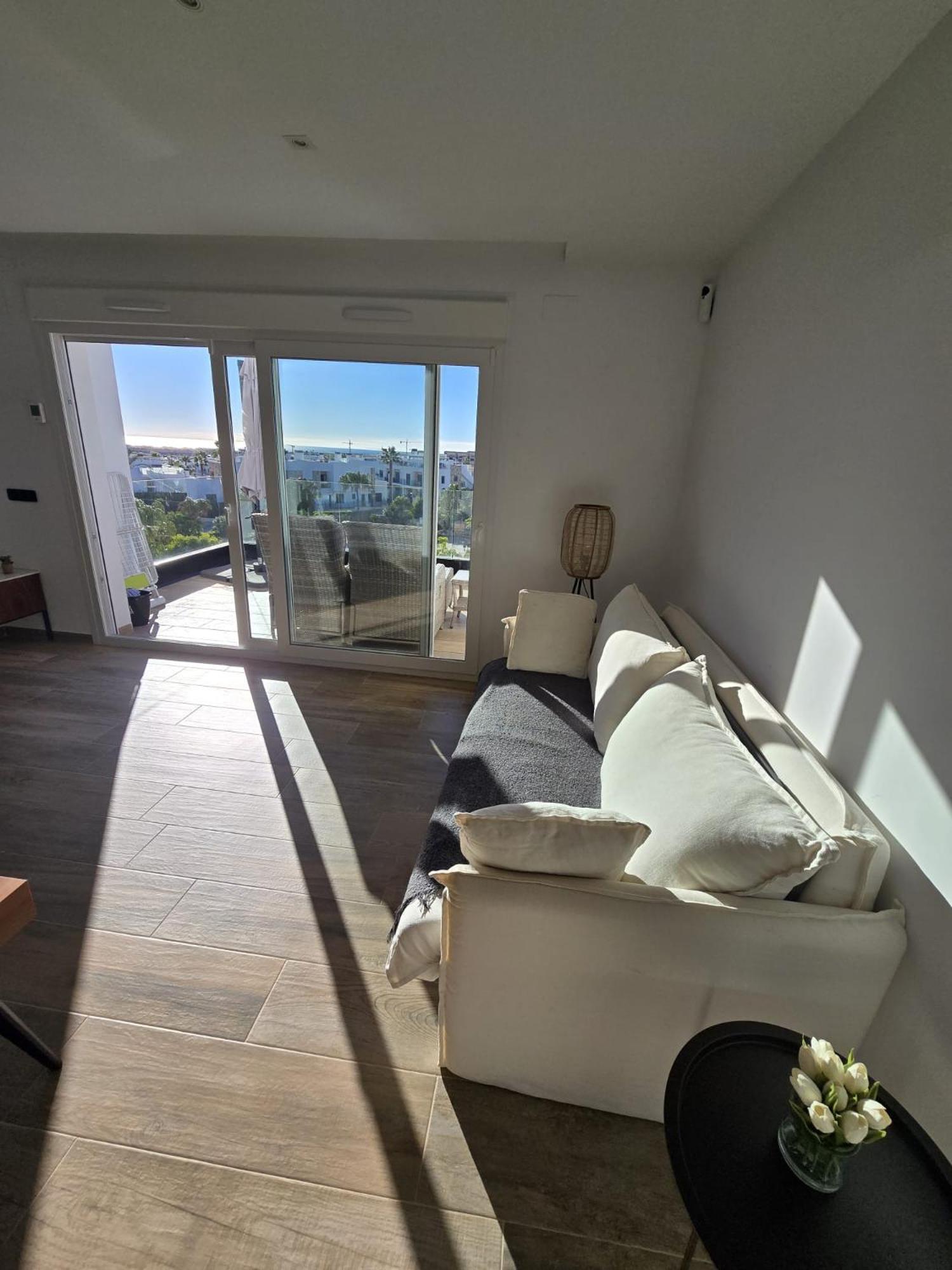 Nice 2 Bedroom Bali Apartment With Sea Views Torrevieja Exterior photo