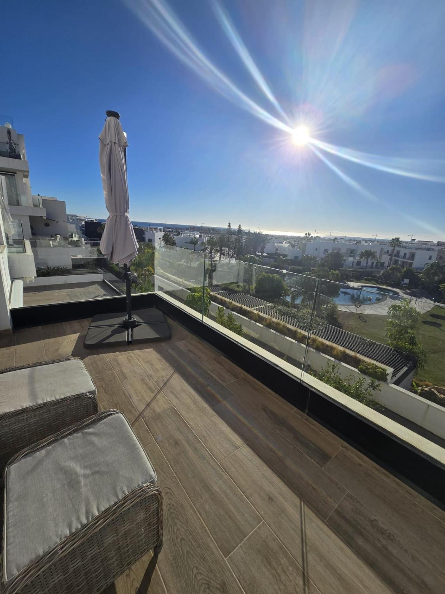 Nice 2 Bedroom Bali Apartment With Sea Views Torrevieja Exterior photo
